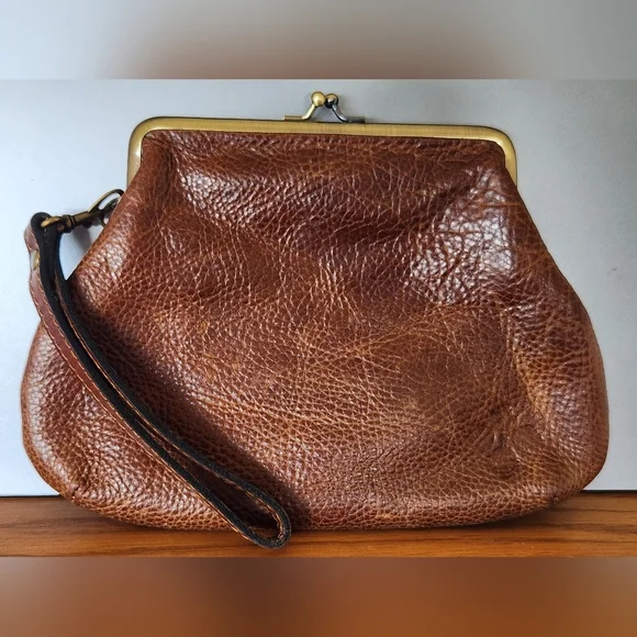 Patricia Nash Kiss Lock Large Wristlet - Picture 1 of 14